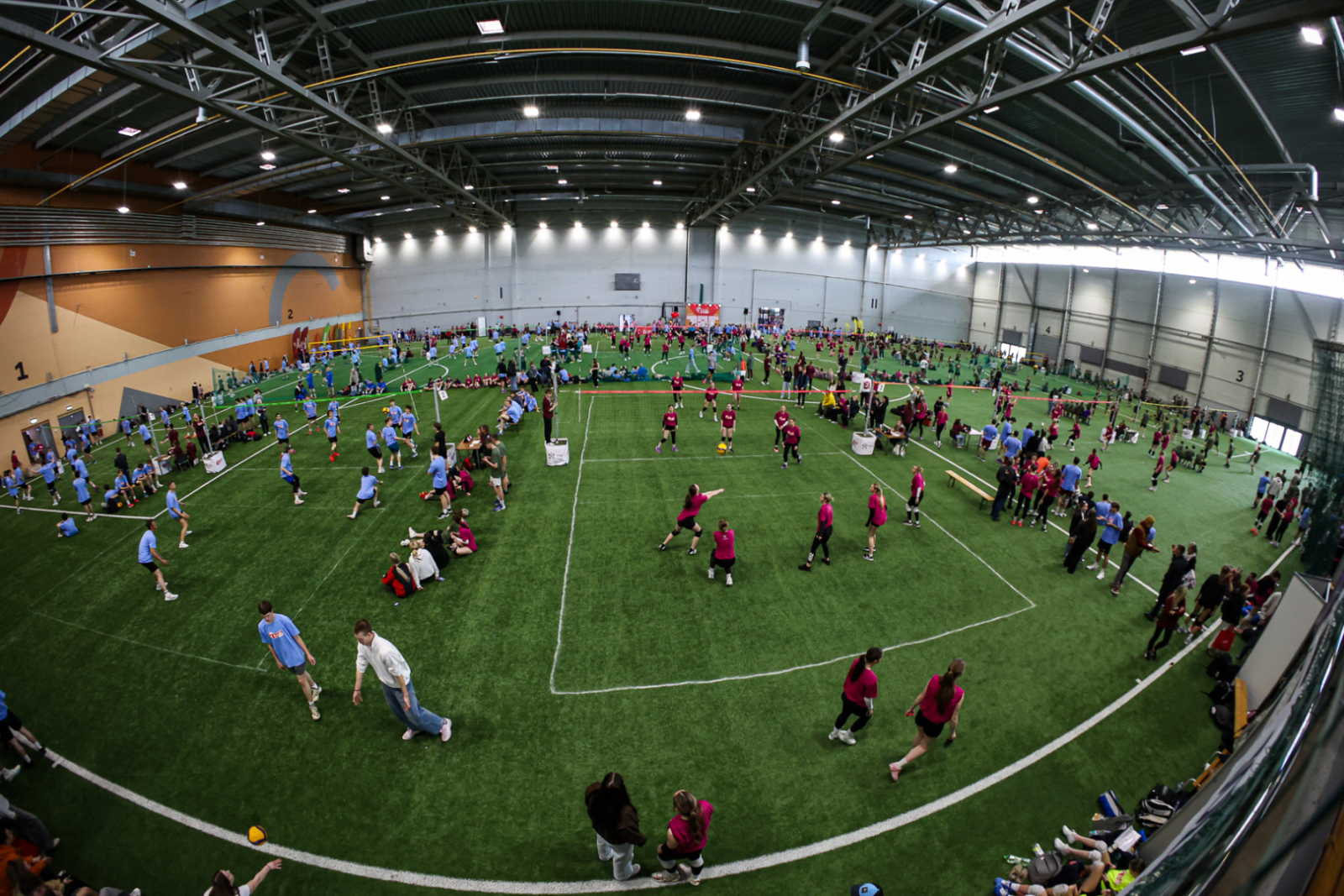 Preiļu 1. pamatskolas jaunajām volejbolistēm 2. vieta “top!” kausā