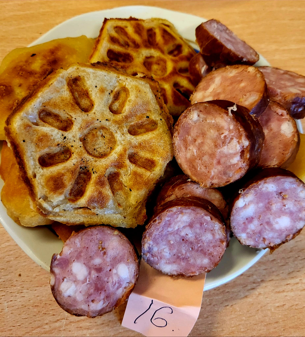 Atzīmējot Meteņus, seniori pulcējas uz pasākumu “Pankūku svētki”
