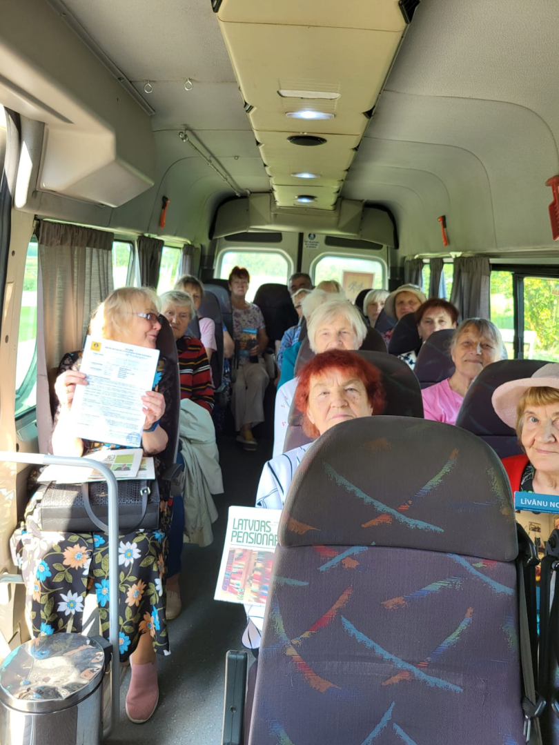 Preiļu novada Pensionāru biedrība kopā ar Līvānu senioru biedrību “Pīlādzis” veidoja kopīgu forumu “Kā atgūt prettiesiski maksāto OIK”