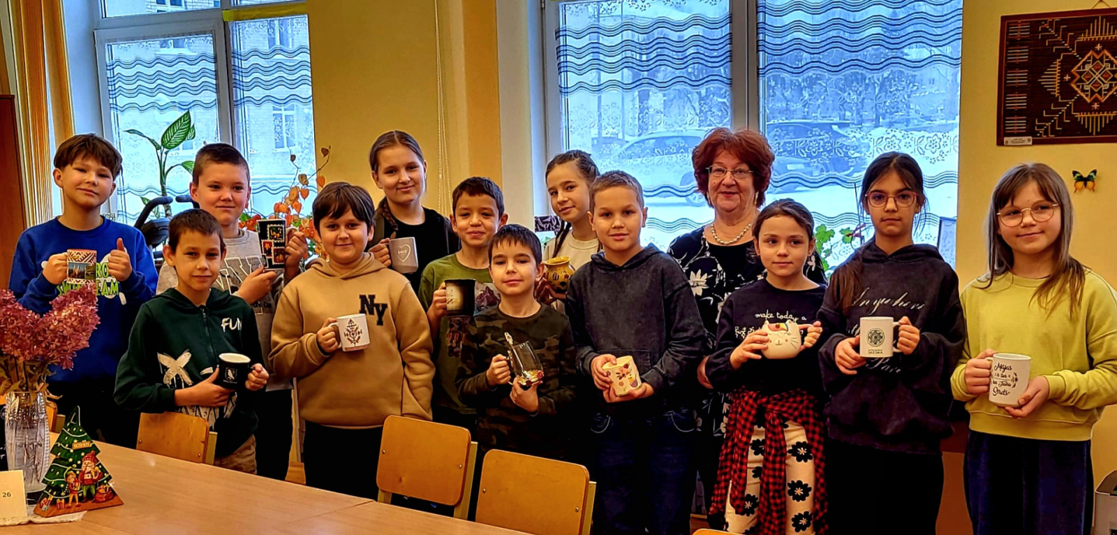 Preiļu novada Pensionāru biedrība rīko neparastu krūzīšu izstādi