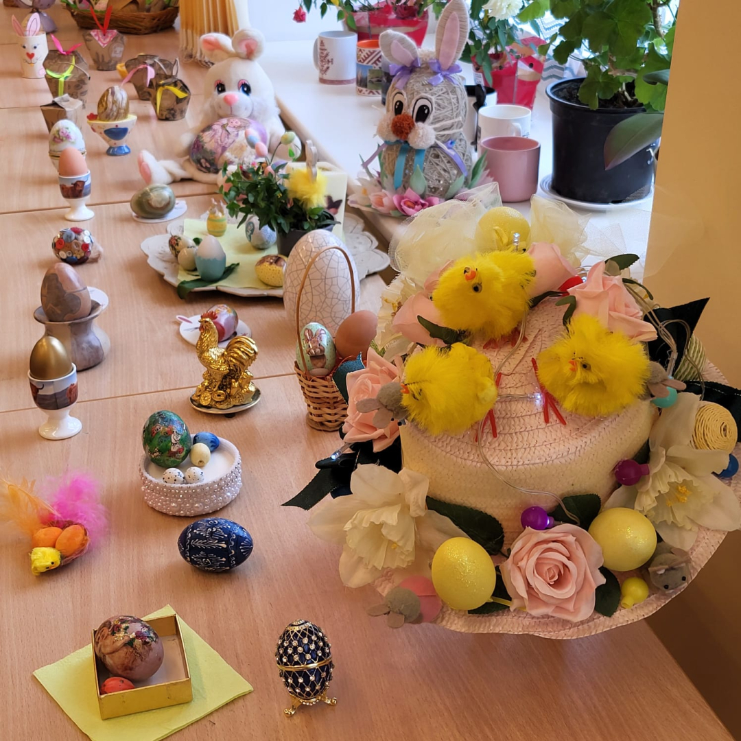 Preiļu novada Pensionāru biedrībā aizvadīts pasākums "Nu ir atnākusi Lielā diena!"