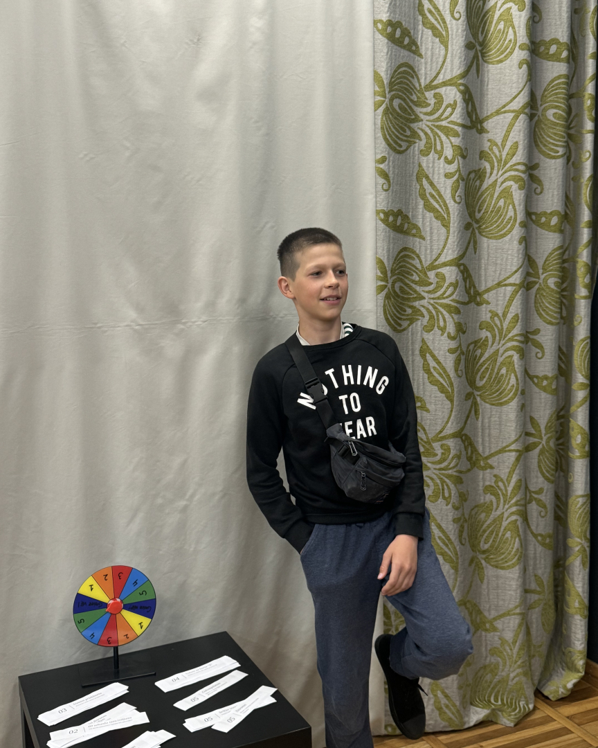 Riebiņu MJIC “Pakāpieni” norisinājās pasākums jauniešiem “Laimes rata izaicinājums”
