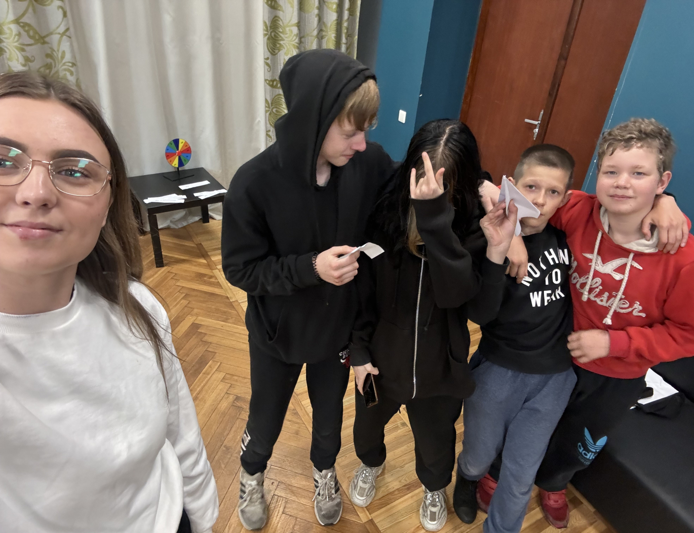 Riebiņu MJIC “Pakāpieni” norisinājās pasākums jauniešiem “Laimes rata izaicinājums”