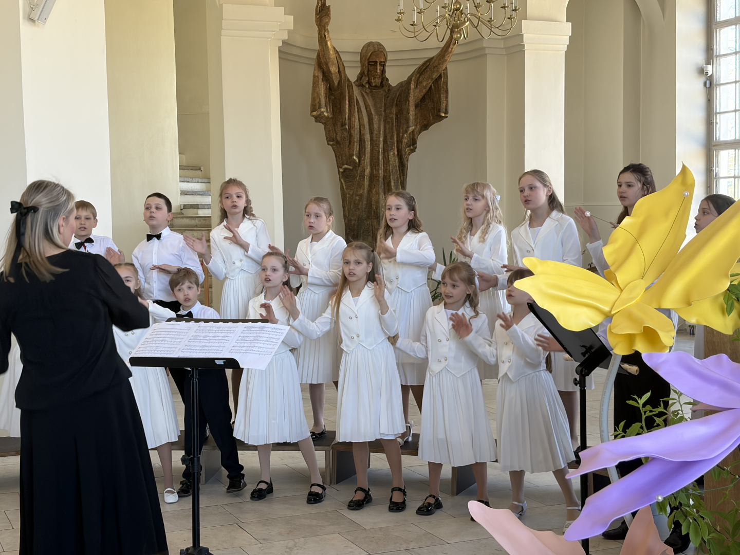 Aglonas bazilikas Baltajā zālē izskanēja emocionāls, skaists Preiļu novada Koru konkurss - skate