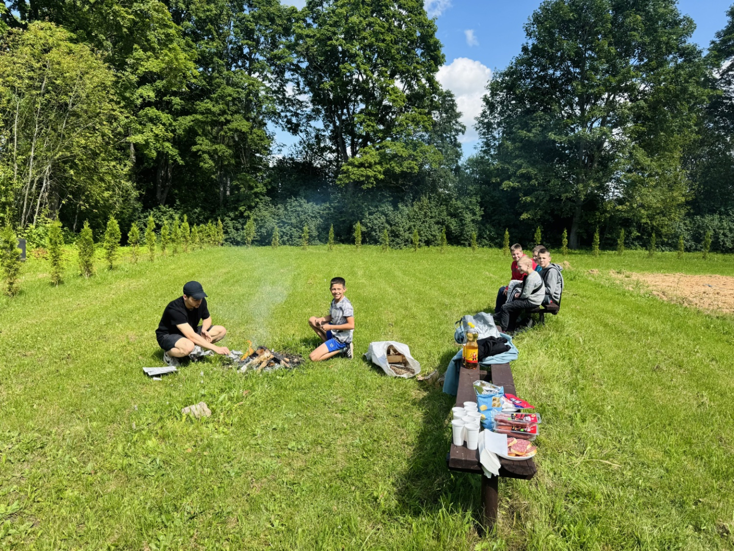 Jauniešu pikniks Riebiņu parkā