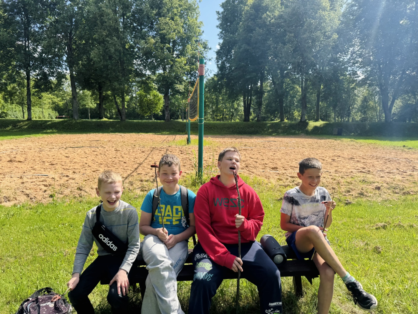 Jauniešu pikniks Riebiņu parkā
