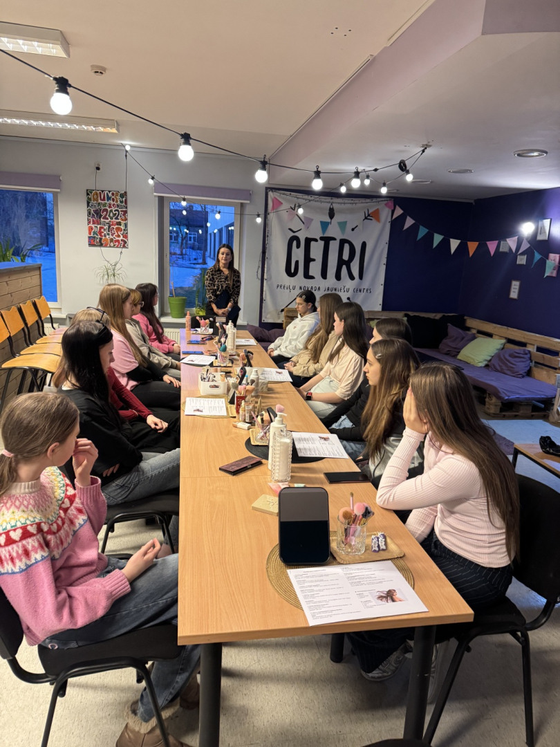 Meiteņu “GlowUp” vakari Preiļu novada Jauniešu centrā "ČETRI" un Riebiņu MJIC "Pakāpieni"