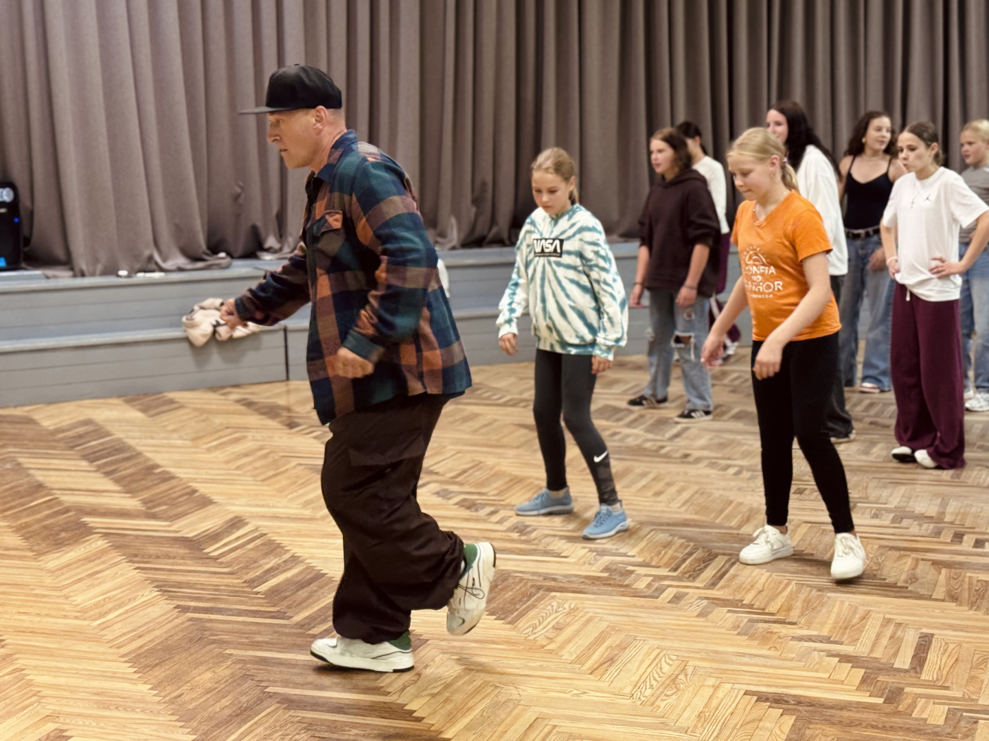 HipHop un Dancehall meistarklases jauniešiem Galēnos un Vecvārkavā