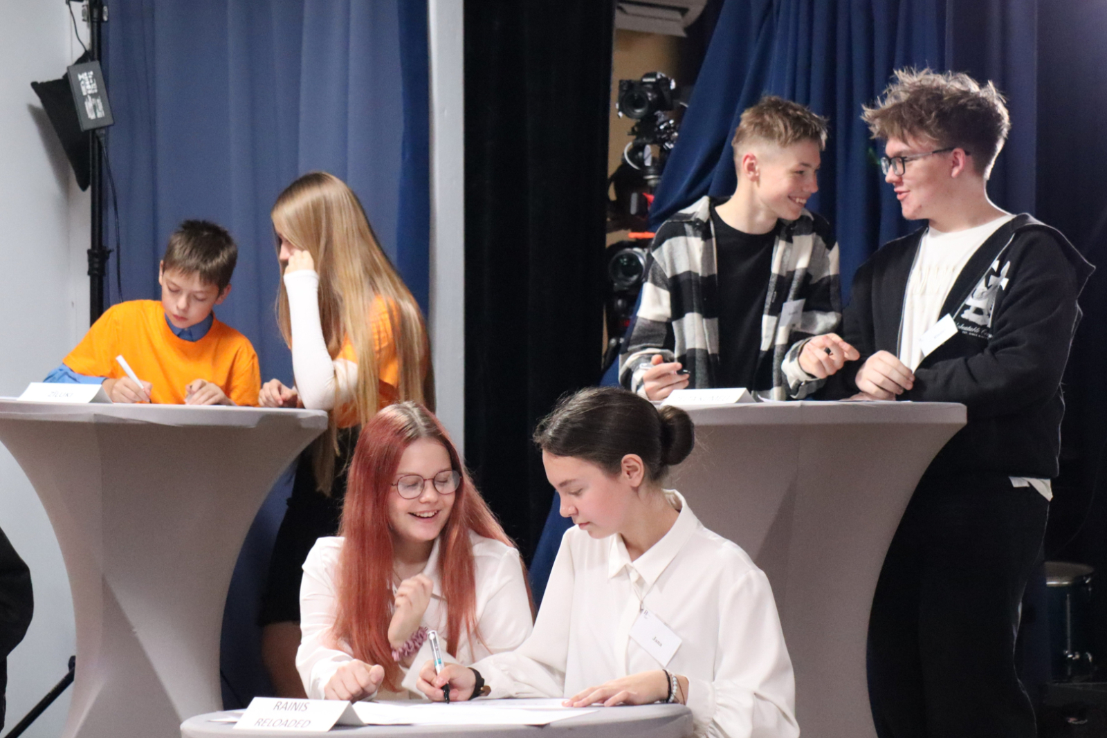 Jasmuižā aizvadīta erudīcijas spēle “Rainis? Rainis! Rainis…”