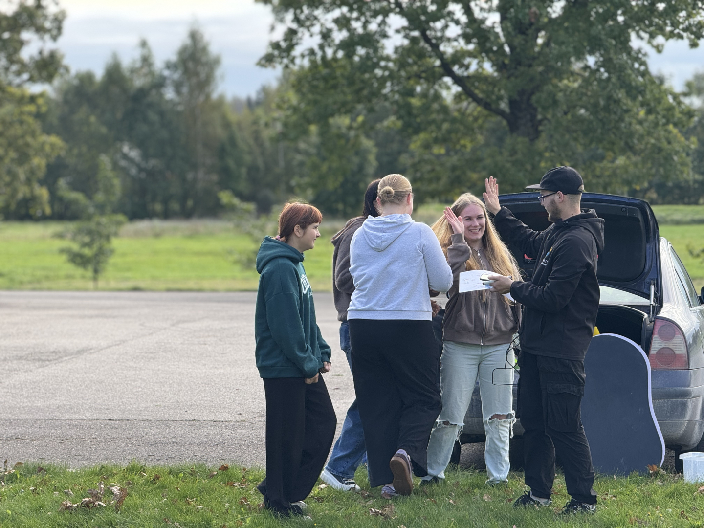 Jaunieši Galēnos un Vecvārkavā stiprina sadarbību mobilā darba ietvaros
