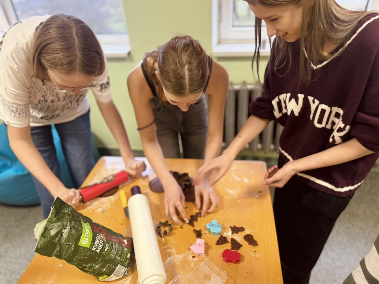 Ziemassvētku piparkūku darbnīcas Riebiņu MJIC “Pakāpieni”, Galēnu un Vārkavas pamatskolās