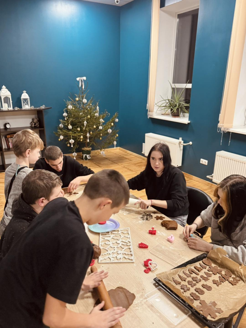 Ziemassvētku piparkūku darbnīcas Riebiņu MJIC “Pakāpieni”, Galēnu un Vārkavas pamatskolās