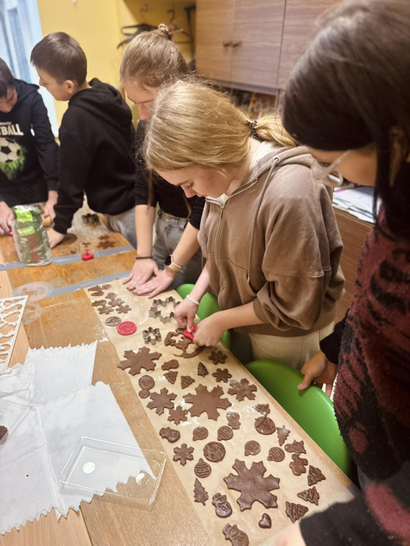 Ziemassvētku piparkūku darbnīcas Riebiņu MJIC “Pakāpieni”, Galēnu un Vārkavas pamatskolās