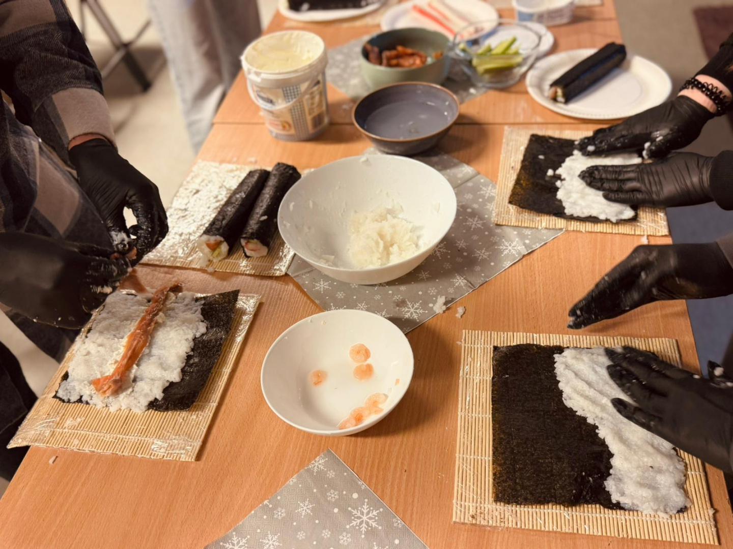 Ziemassvētku suši meistarklases jauniešiem Riebiņu MJIC "Pakāpieni" un Jauniešu centrā "Četri"