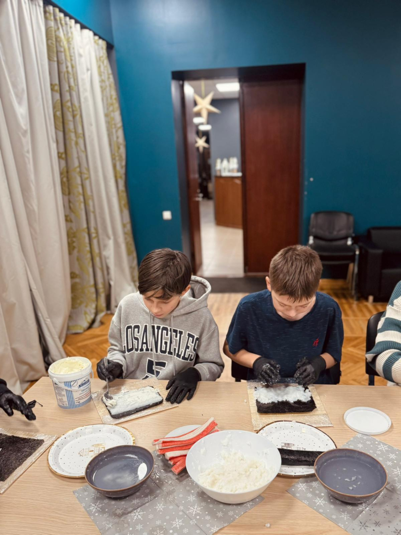 Ziemassvētku suši meistarklases jauniešiem Riebiņu MJIC "Pakāpieni" un Jauniešu centrā "Četri"