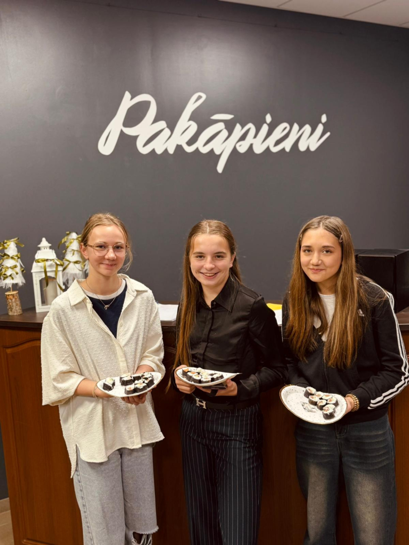Ziemassvētku suši meistarklases jauniešiem Riebiņu MJIC "Pakāpieni" un Jauniešu centrā "Četri"