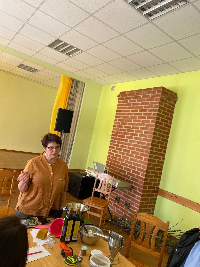 Nodarbības “Dabīgo materiālu izmantošana - augi veselībai” foto galerija