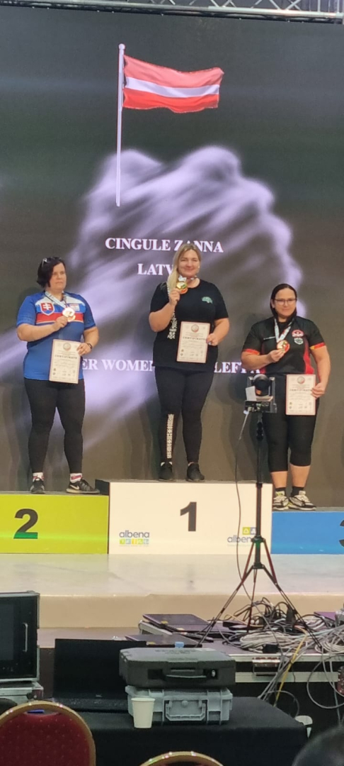 Novadniece Žanna Čingule izcīna zelta medaļu 46. pasaules armvrestlinga čempionātā Bulgārijā