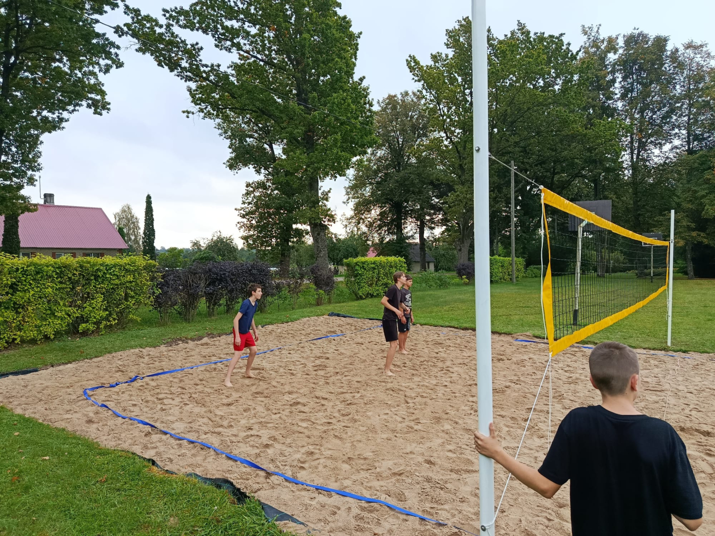 Pludmales volejbola laukums Galēnos