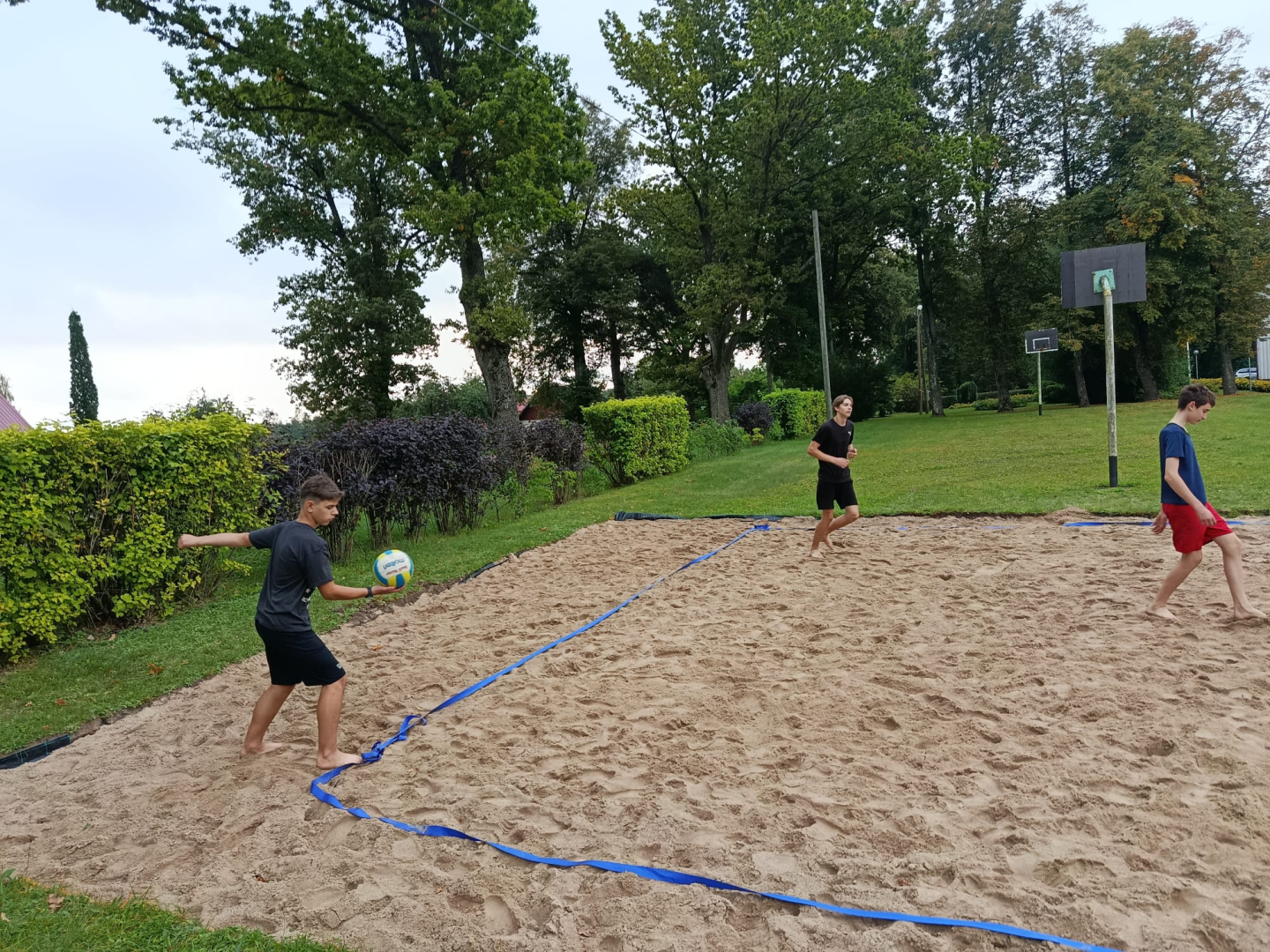 Pludmales volejbola laukums Galēnos