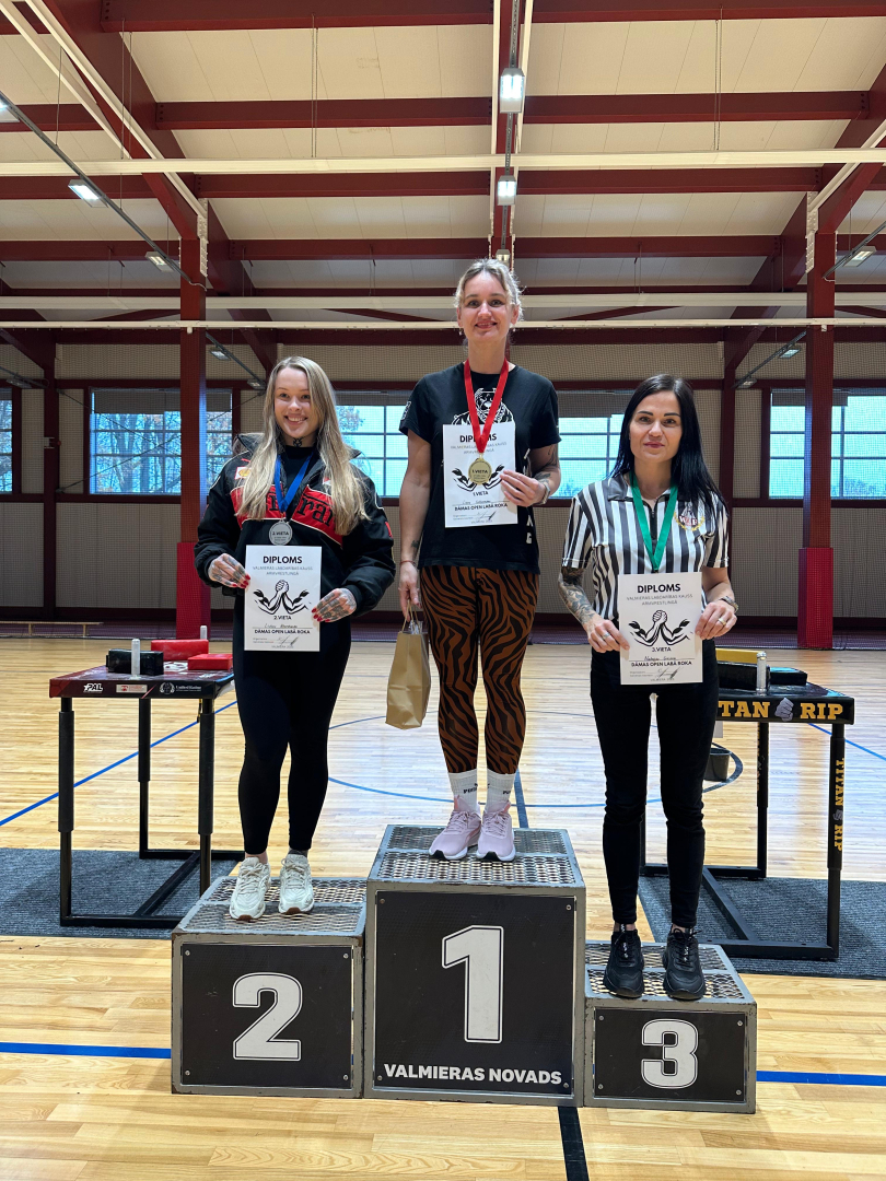 Preiļu sportisti gūst panākumus labdarības armvrestlinga čempionātā Valmierā