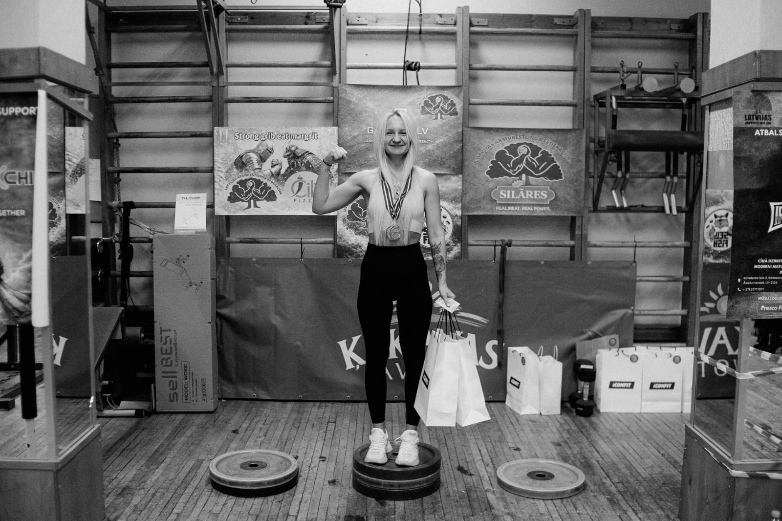 13Th Round armvrestleru panākumi Ziemassvētku turnīrā Rīgā