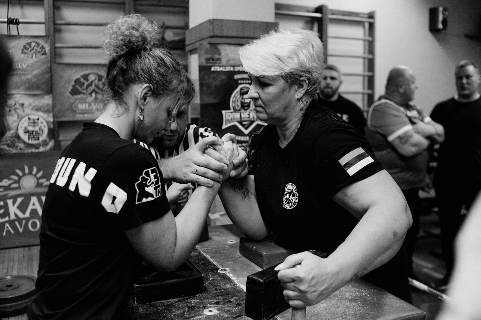 13Th Round armvrestleru panākumi Ziemassvētku turnīrā Rīgā