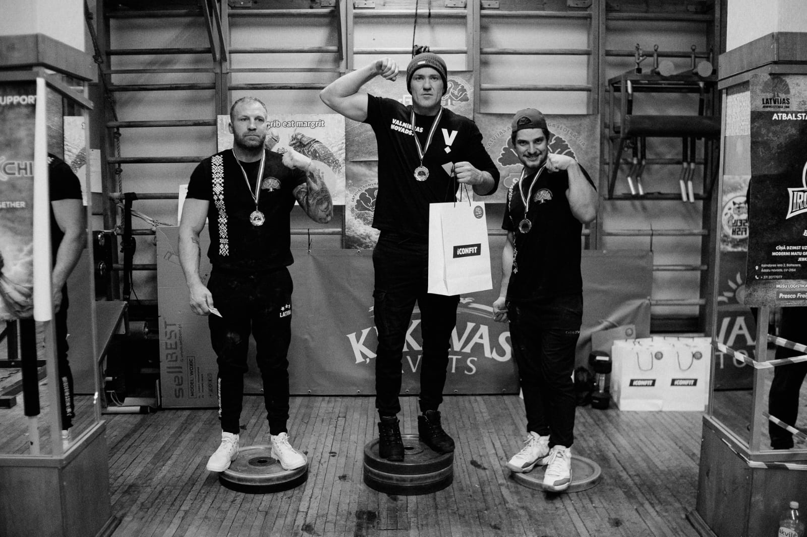 13Th Round armvrestleru panākumi Ziemassvētku turnīrā Rīgā