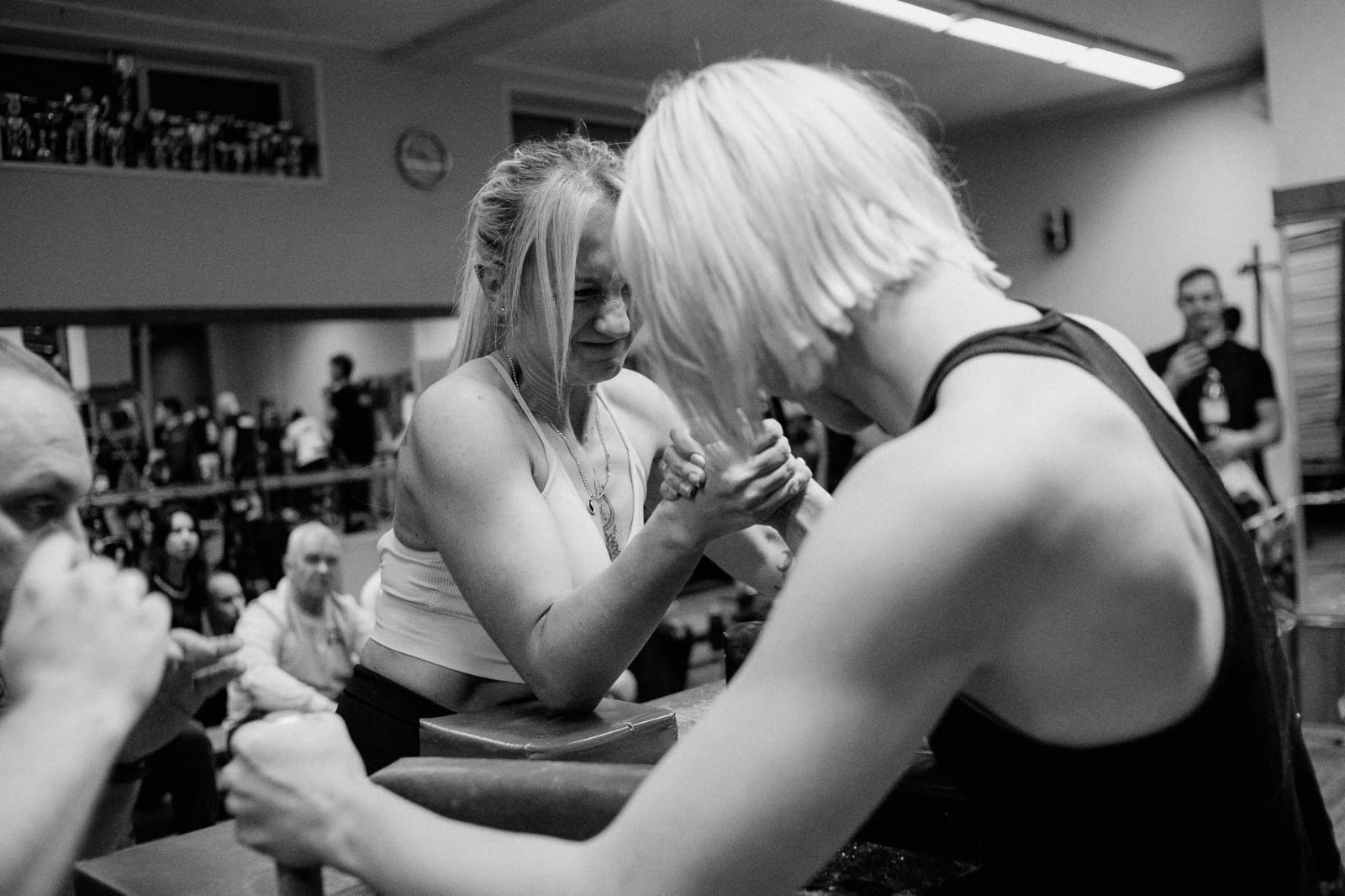 13Th Round armvrestleru panākumi Ziemassvētku turnīrā Rīgā