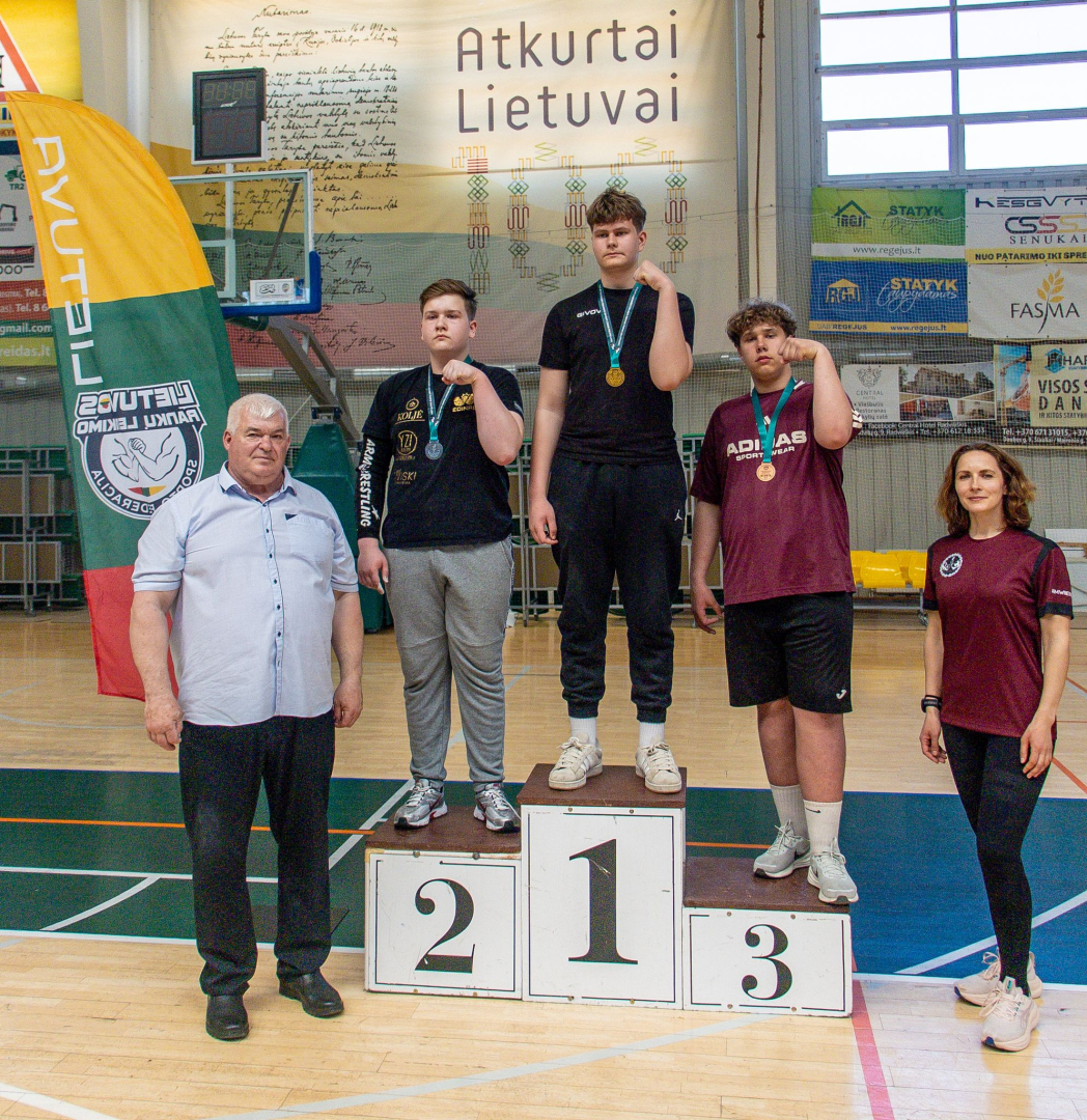 Mūsu armvrestleriem izcili panākumi starptautiskajā turnīrā “Radviliškis Cup”