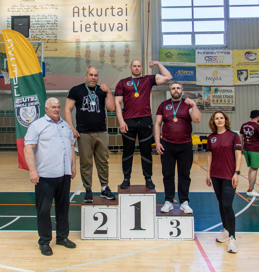 Mūsu armvrestleriem izcili panākumi starptautiskajā turnīrā “Radviliškis Cup”