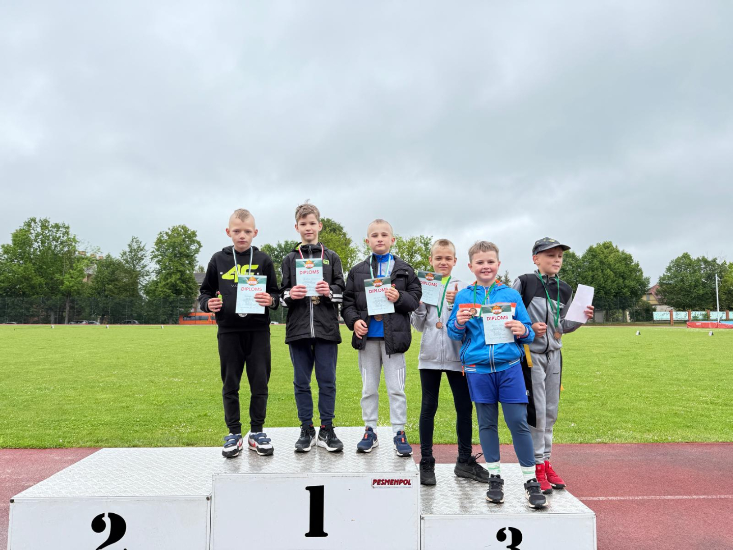 Aizvadītas Preiļu novada BJSS vieglatlētikas sacensības četrcīņā U-10,U-12 grupām