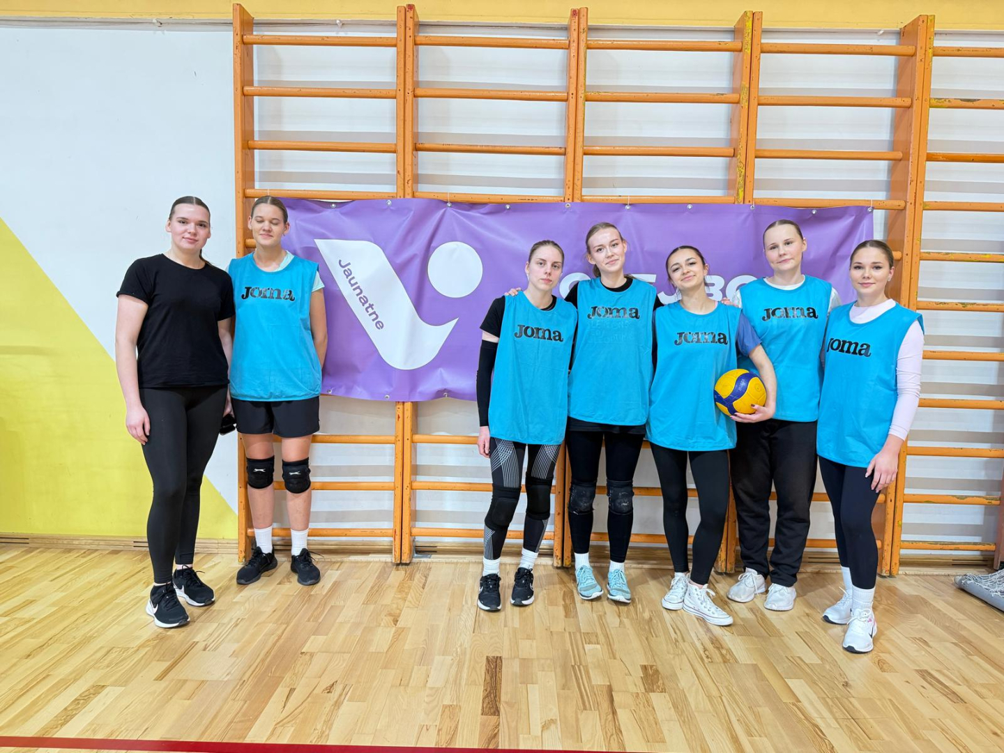 20. un 26. novembrī norisinājās 22. kausa izcīņa Preiļu skolu komandām volejbolā 