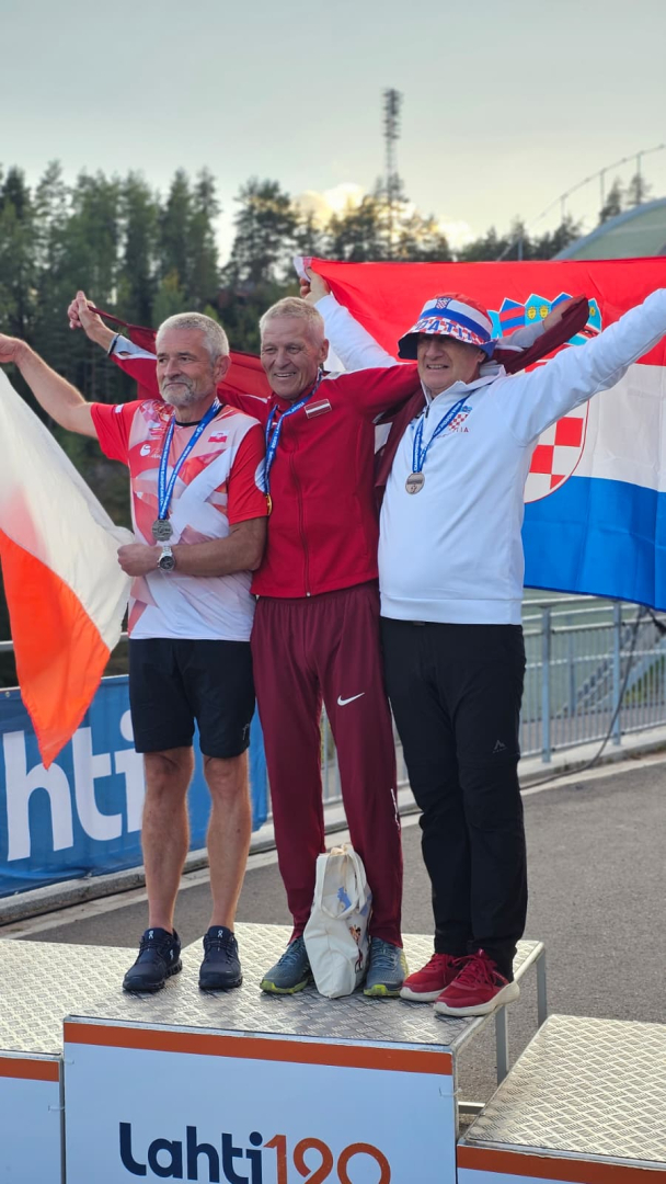 Trīs zelta medaļas no Eiropas čempionātā nūjošanā atceļo uz Preiļu novadu