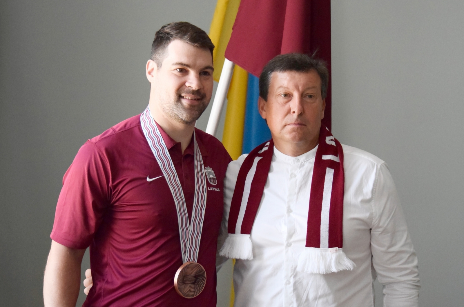 Preiļu novada domē viesojas Latvijas hokeja izlases kapteinis Kaspars Daugaviņš