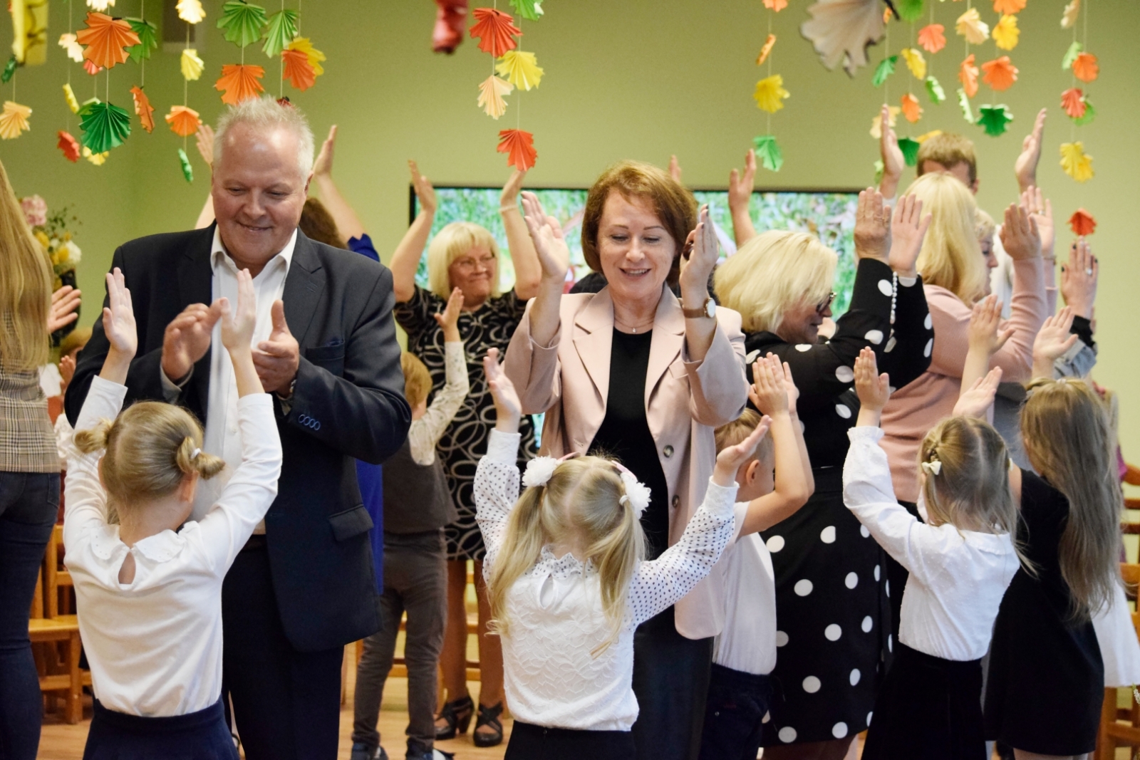 Noslēdzoties projektam “Bērnudārza “Pasaciņa” rotaļu laukumu būvniecības dokumentācijas izstrāde un būvdarbi”, atklāts Preiļu pirmsskolas iestādes “Pasaciņa” jaunais rotaļu laukums