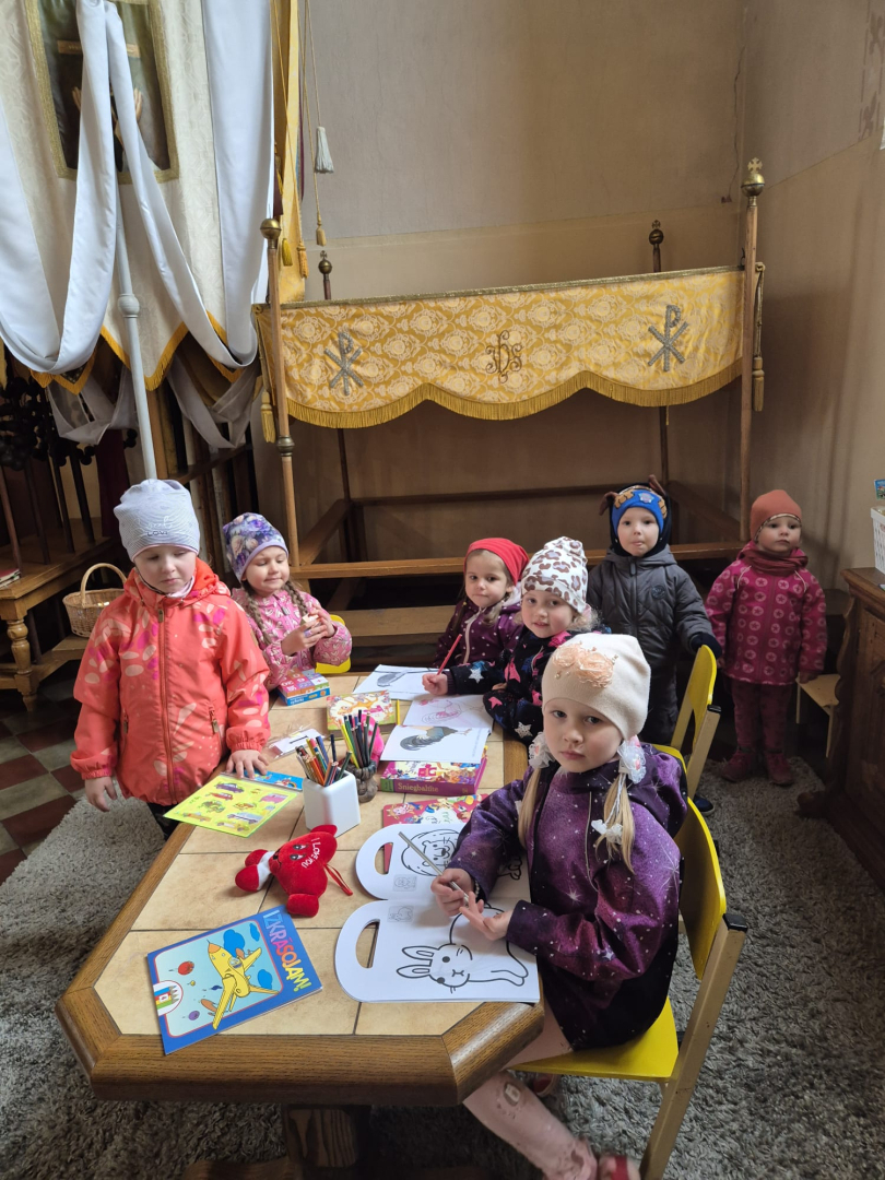 Īstenots mazo grantu projekts “Bērnu stūrīša iekārtošana Vidsmuižas Svētā Gara Romas katoļu baznīcā”
