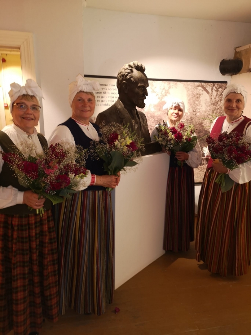 Večerinka – zaļumballe Raiņa "Jasmuižā"
