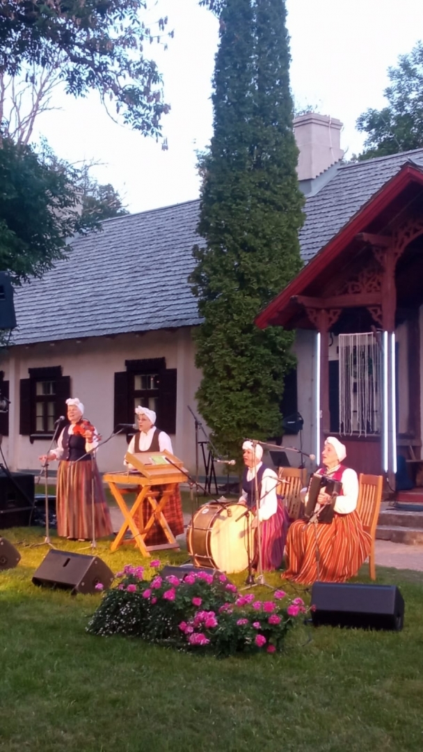 Večerinka – zaļumballe Raiņa "Jasmuižā"