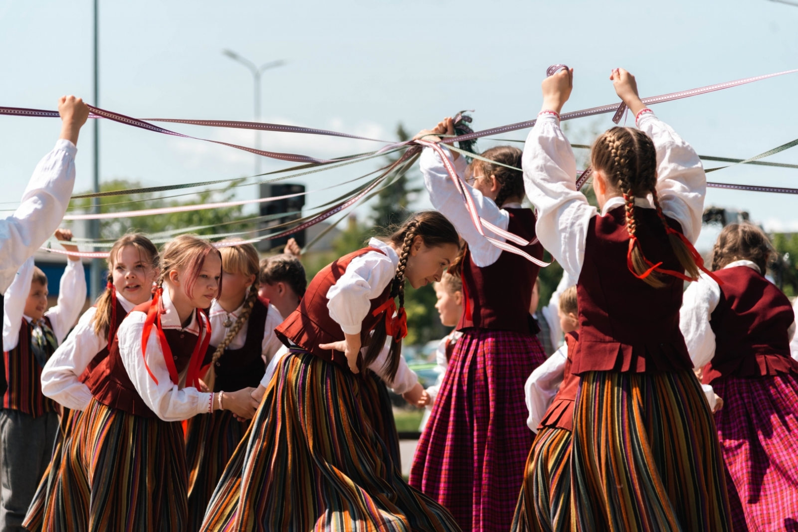24. tautas deju festivāls “Latvju bērni danci veda” Preiļos un Jūrmalā