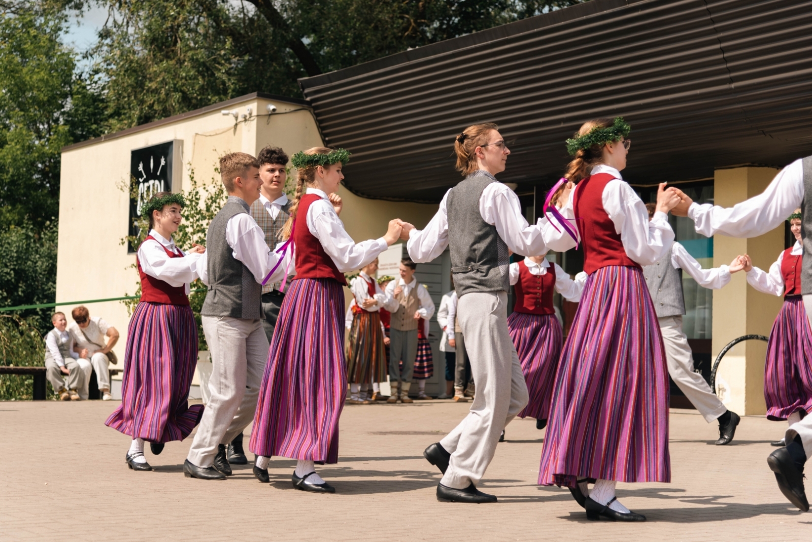 24. tautas deju festivāls “Latvju bērni danci veda” Preiļos un Jūrmalā