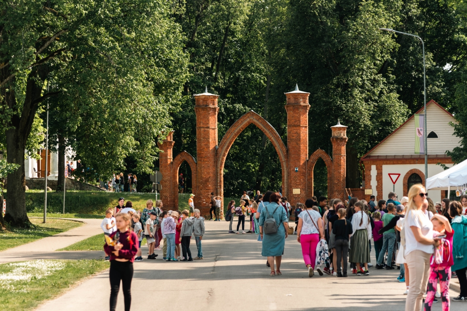 24. tautas deju festivāls “Latvju bērni danci veda” Preiļos un Jūrmalā