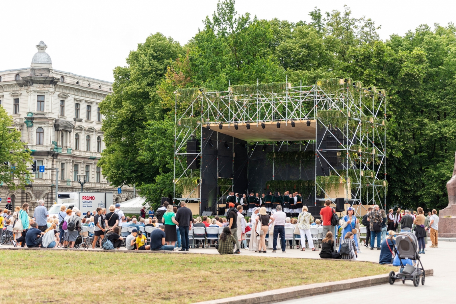 Tautu diena “Raduma spēks” Vērmanes dārzā, Esplanādē