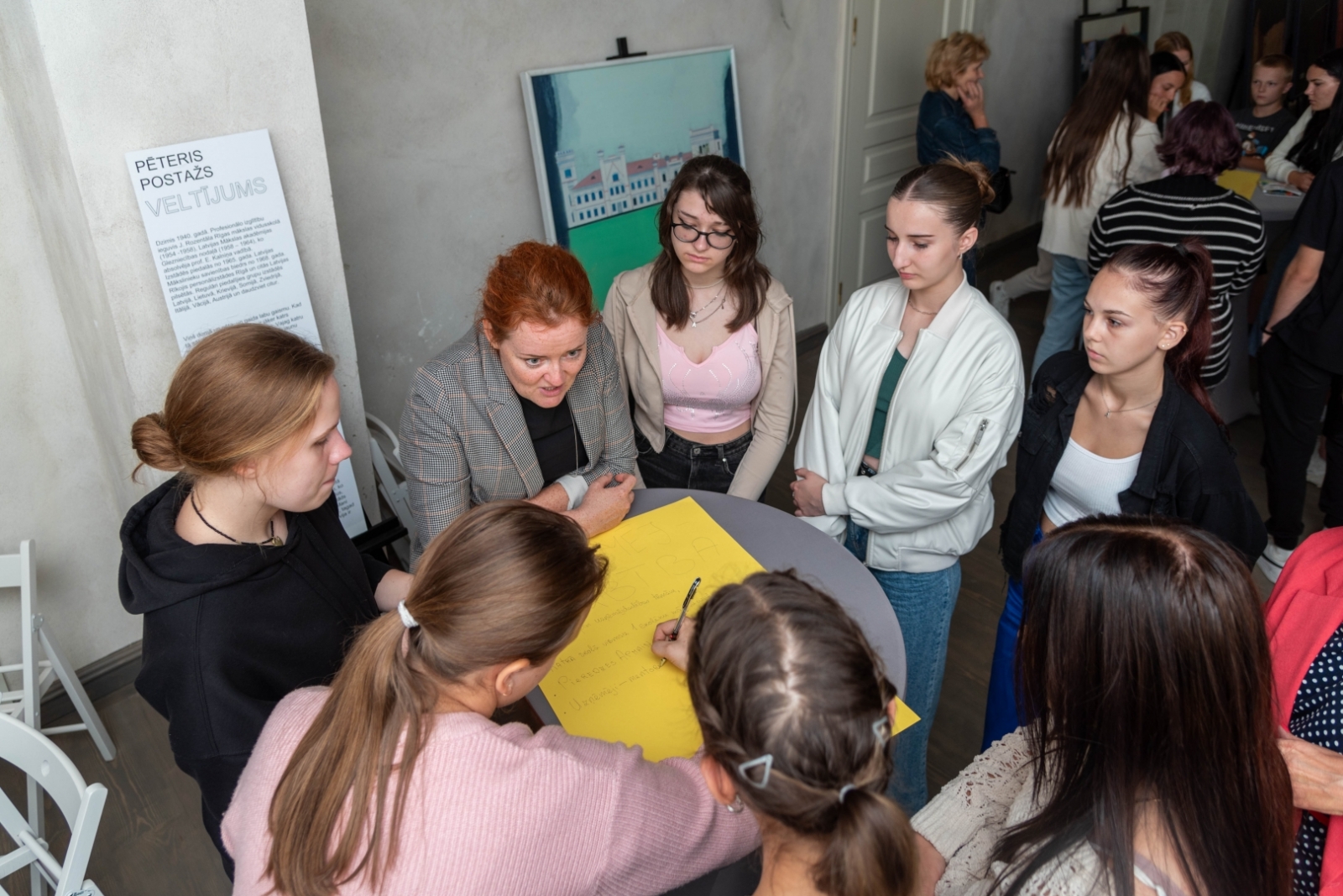 Preiļu pilī aizvadīta lēmumu pieņēmēju, pašvaldības speciālistu diskusija ar jauniešiem “Kafija ar Politiķiem”
