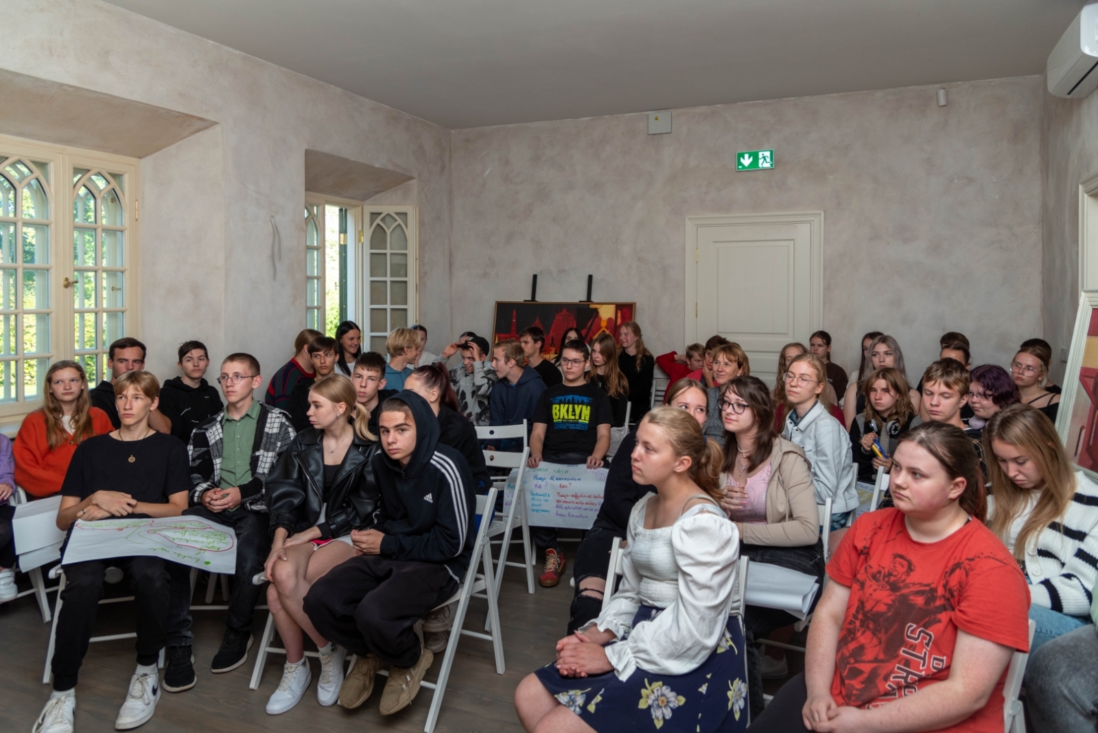 Preiļu pilī aizvadīta lēmumu pieņēmēju, pašvaldības speciālistu diskusija ar jauniešiem “Kafija ar Politiķiem”