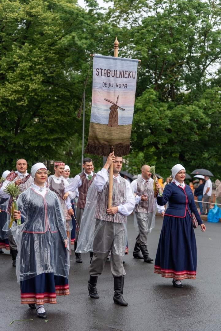 Dziesmu un deju svētku dalībnieku gājiens “Novadu dižošanās”