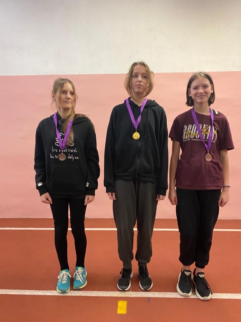 Preiļu novada sportistiem Ziemas čempionātā vieglatlētikā izcīnītas 33 godalgas