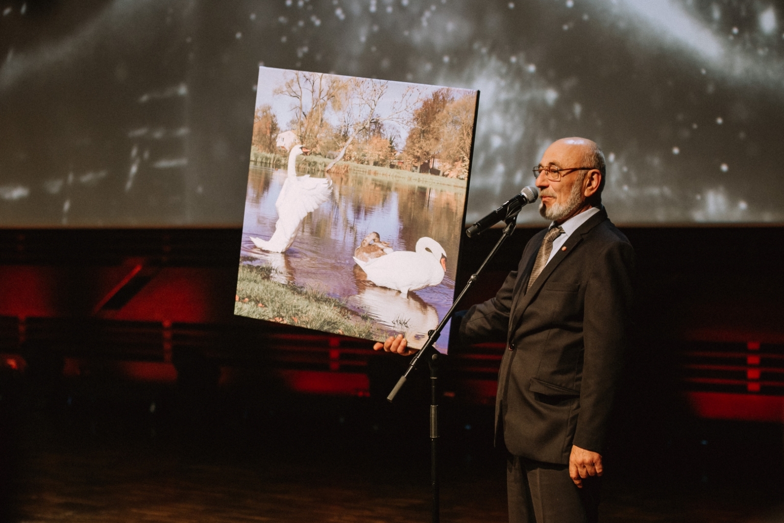 Latgales vēstniecībā GORS aizvadīta godalgas “Jāņa Gleizda balva fotogrāfijā 2024” pasniegšanas ceremonija