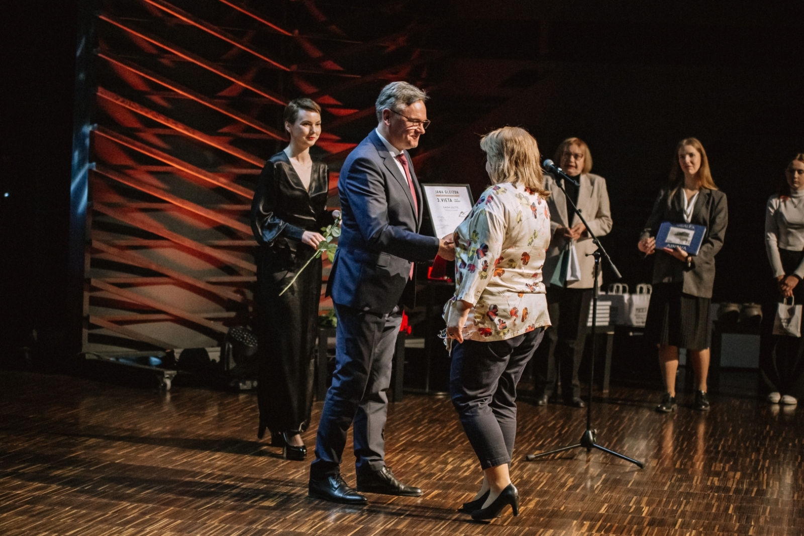 Latgales vēstniecībā GORS aizvadīta godalgas “Jāņa Gleizda balva fotogrāfijā 2024” pasniegšanas ceremonija