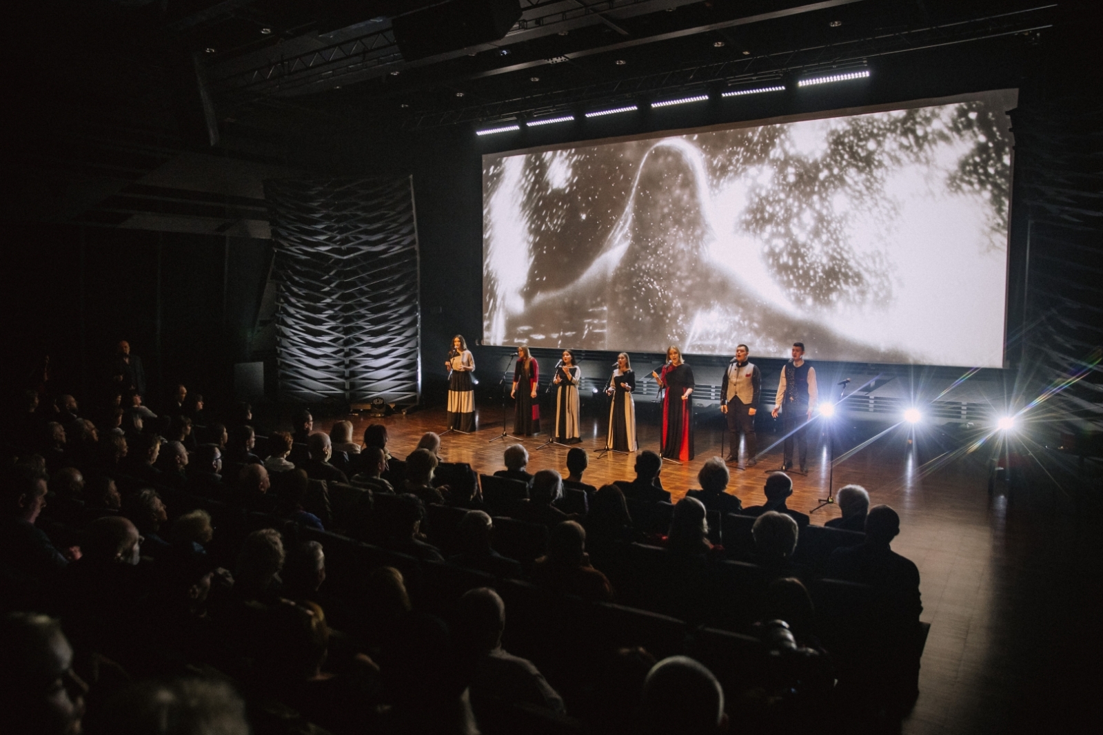 Latgales vēstniecībā GORS aizvadīta godalgas “Jāņa Gleizda balva fotogrāfijā 2024” pasniegšanas ceremonija